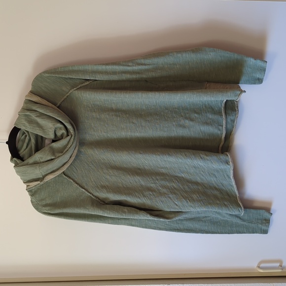 Free People Beach Green Cowl Neck Long Sleeve Top - Size Medium/Large - Picture 2 of 12